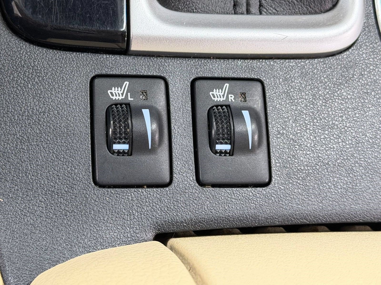 Used 2019 Toyota Highlander XLE AWD/4WD image 31