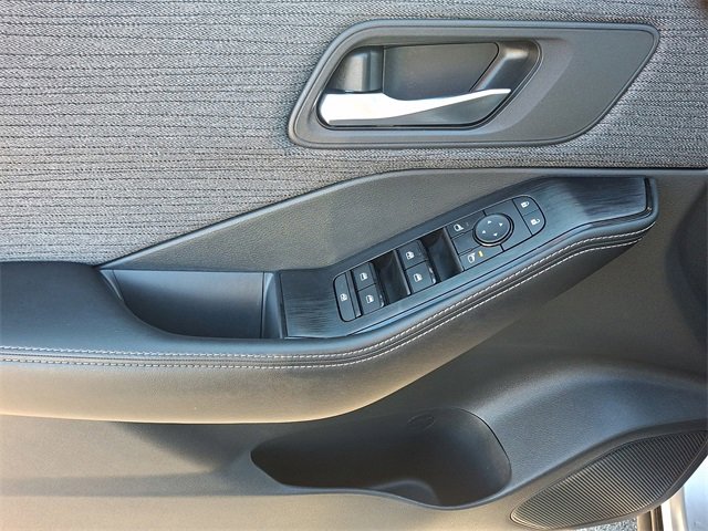 Used 2022 Nissan Rogue SV image 12