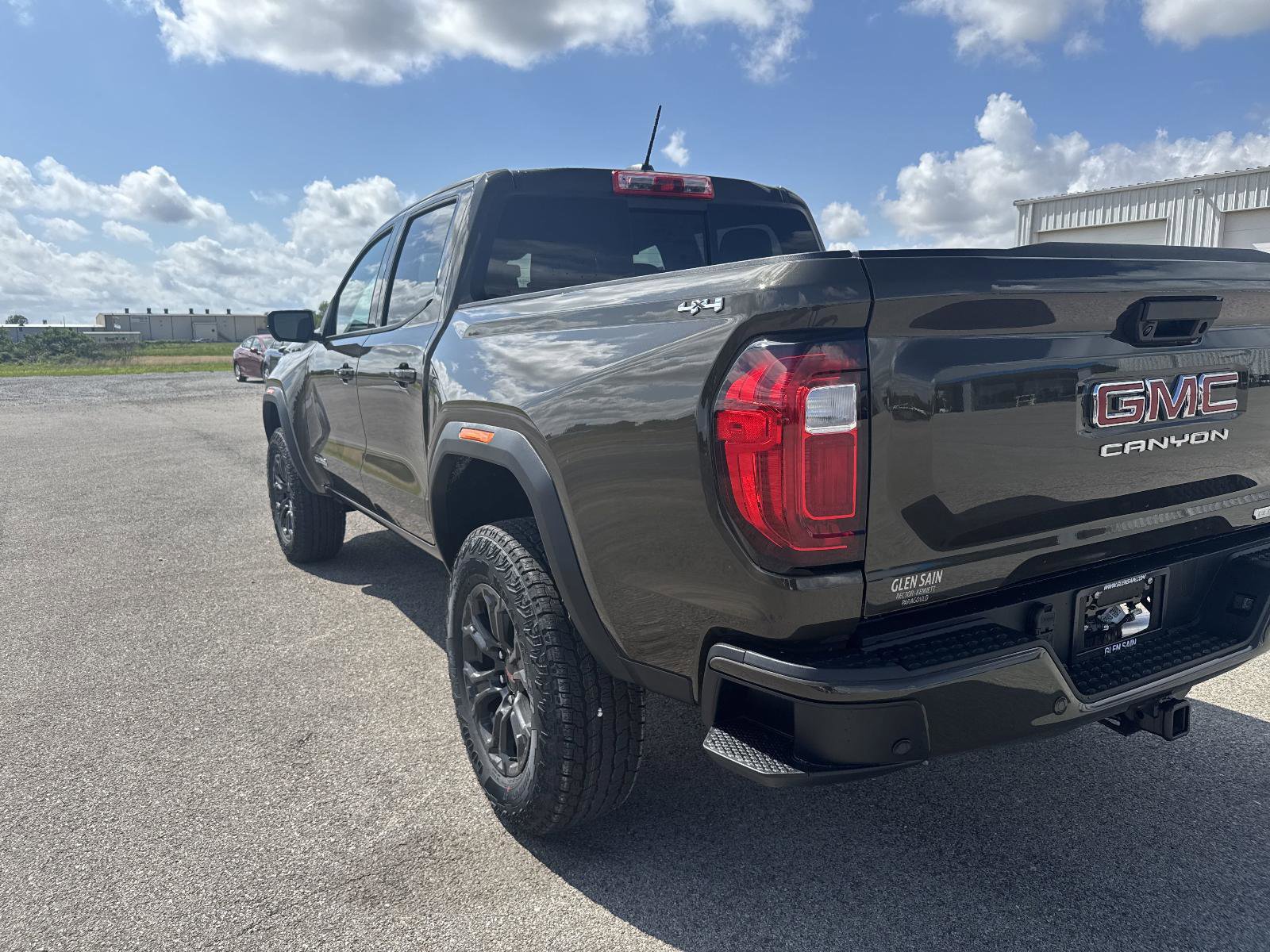 New 2025 GMC Canyon Elevation w/ Convenience Package image 3