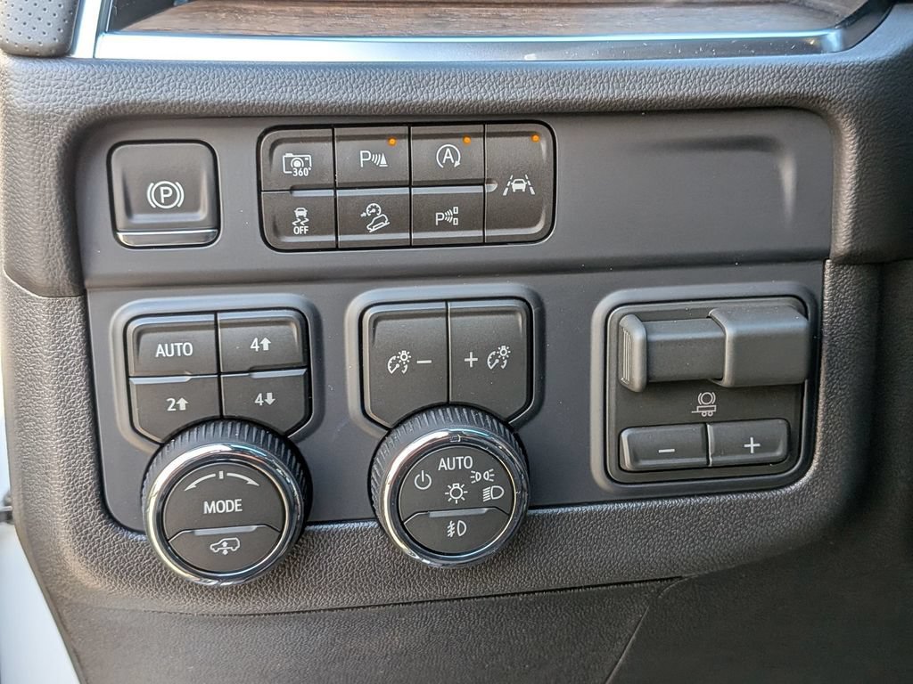 New 2026 Chevrolet Tahoe High Country AWD/4WD image 18