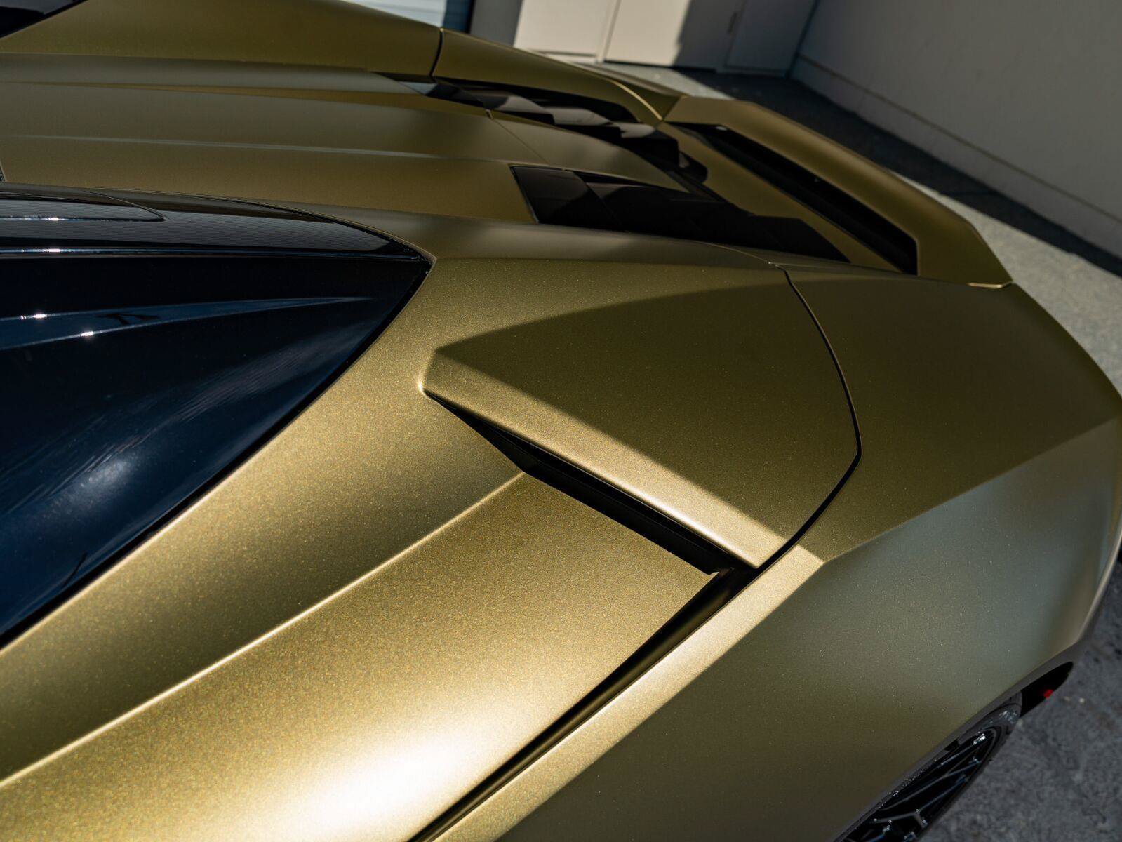 Used 2023 Lamborghini Huracan EVO RWD image 26