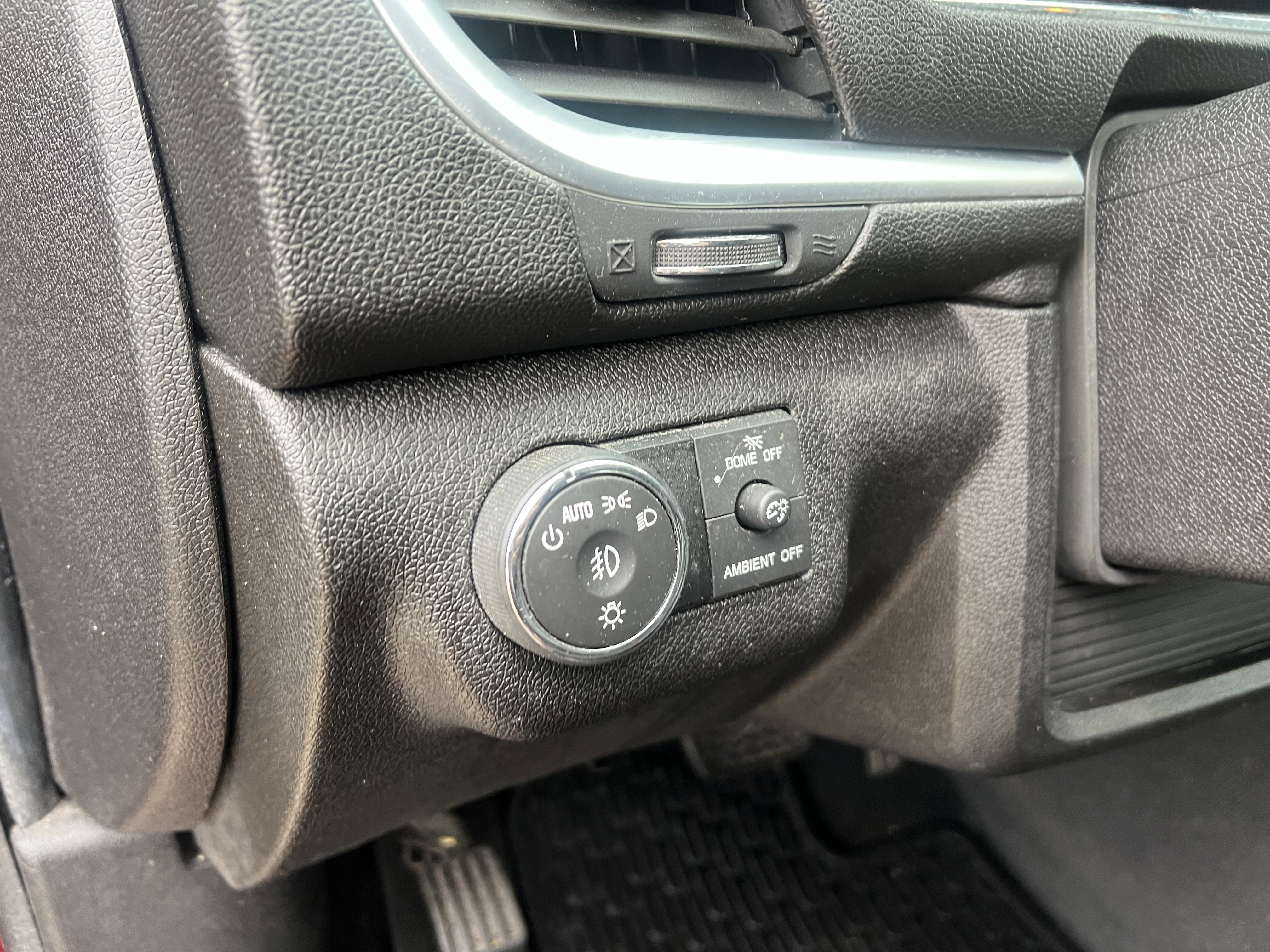 Used 2016 Chevrolet Traverse LT image 17