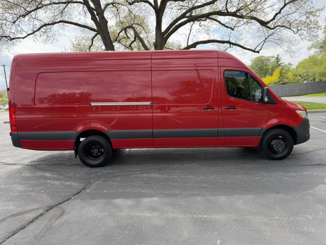Used 2025 Mercedes-Benz Sprinter 3500 image 9
