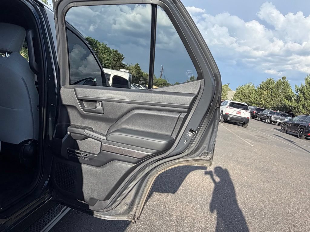 Used 2025 Toyota 4Runner SR5 AWD/4WD image 12