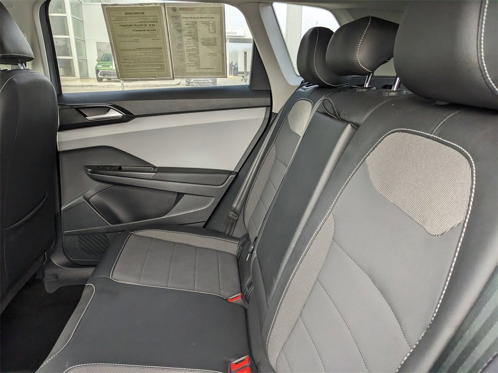 Certified 2023 Volkswagen Taos SE w/ Panoramic Sunroof Package image 21
