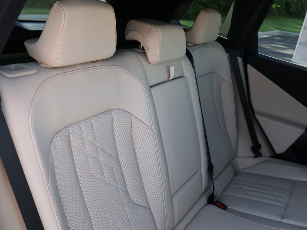 New 2025 BMW X3 xDrive30i w/ Convenience Package image 16