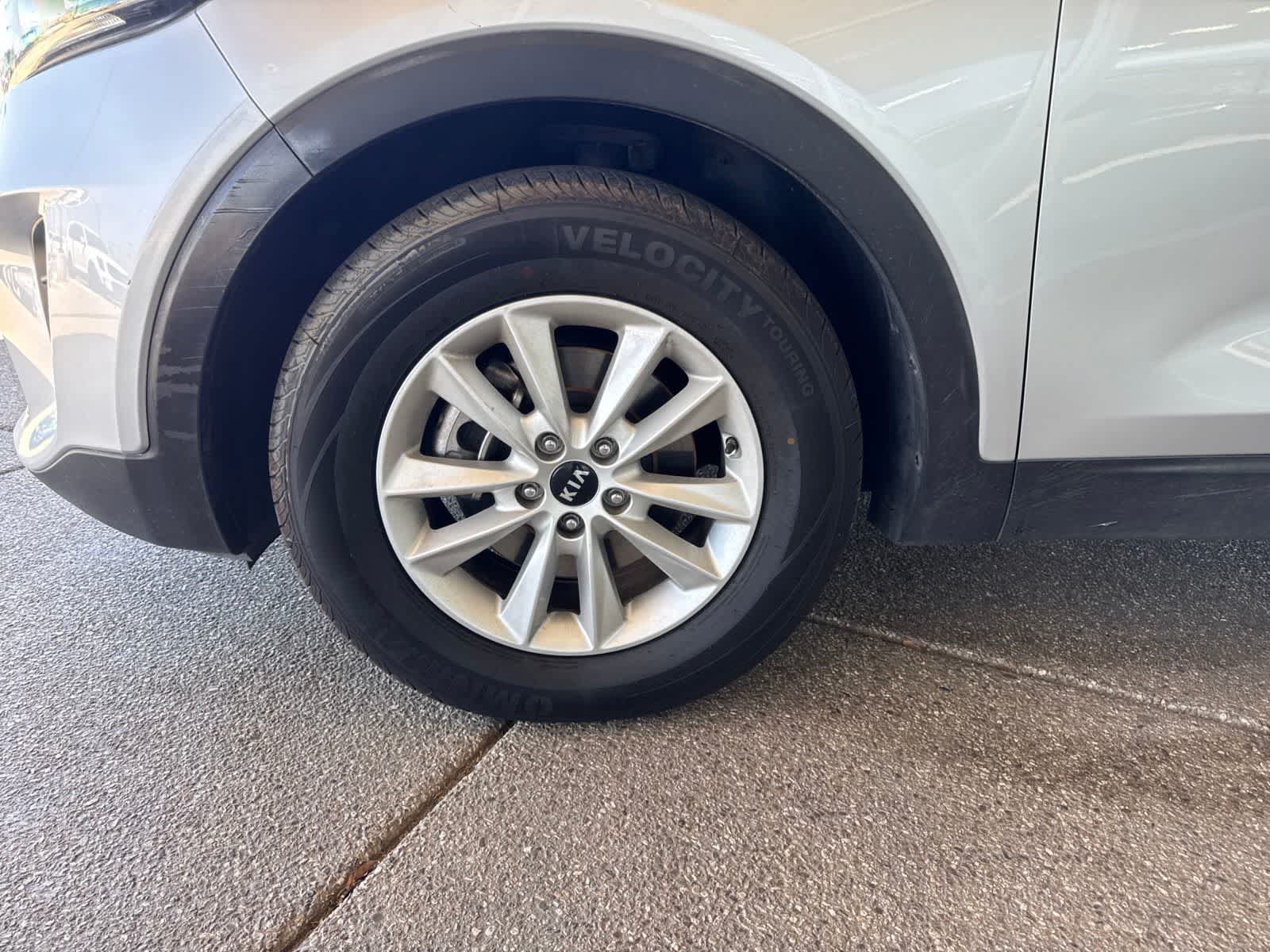 Used 2019 Kia Sorento FWD V6 image 9
