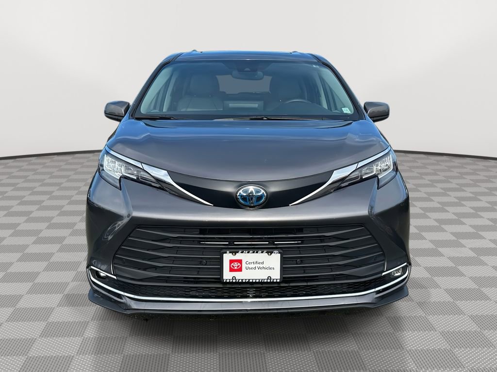 Used 2023 Toyota Sienna XLE image 8