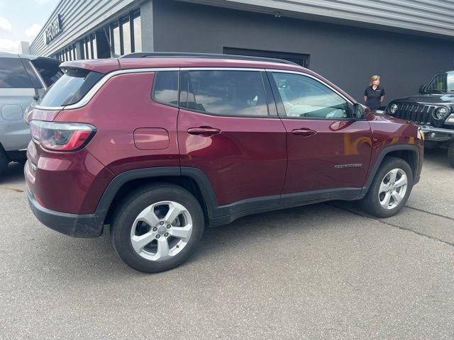 Used 2021 Jeep Compass Latitude w/ Convenience Group AWD/4WD image 3