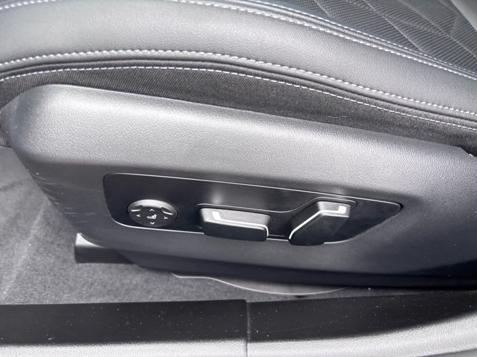 Used 2025 BMW 530i RWD image 18