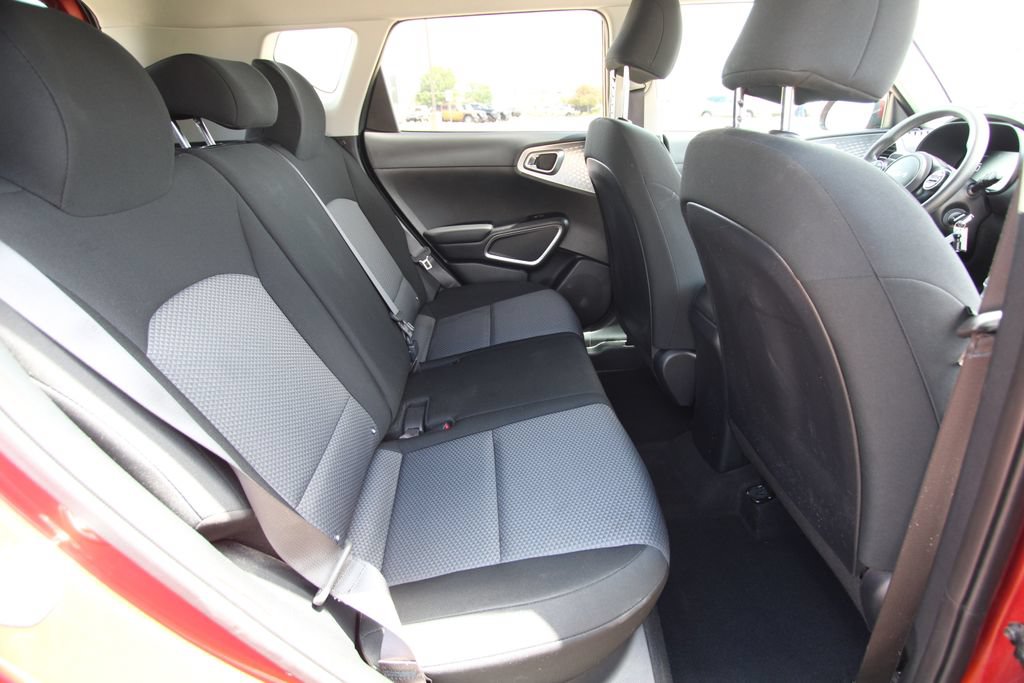 Used 2023 Kia Soul LX FWD image 9
