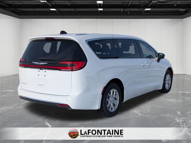 New 2026 Chrysler Pacifica Select image 5