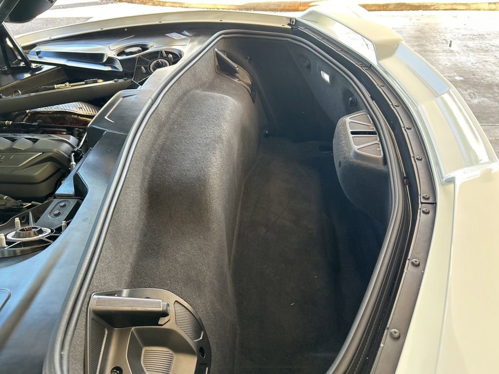 Used 2024 Chevrolet Corvette Stingray Coupe w/ Z51 Performance Package image 30