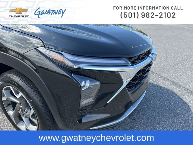 Used 2025 Chevrolet Trax LT w/ LT Convenience Package image 13