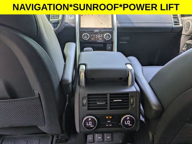 Used 2023 Land Rover Discovery S image 31