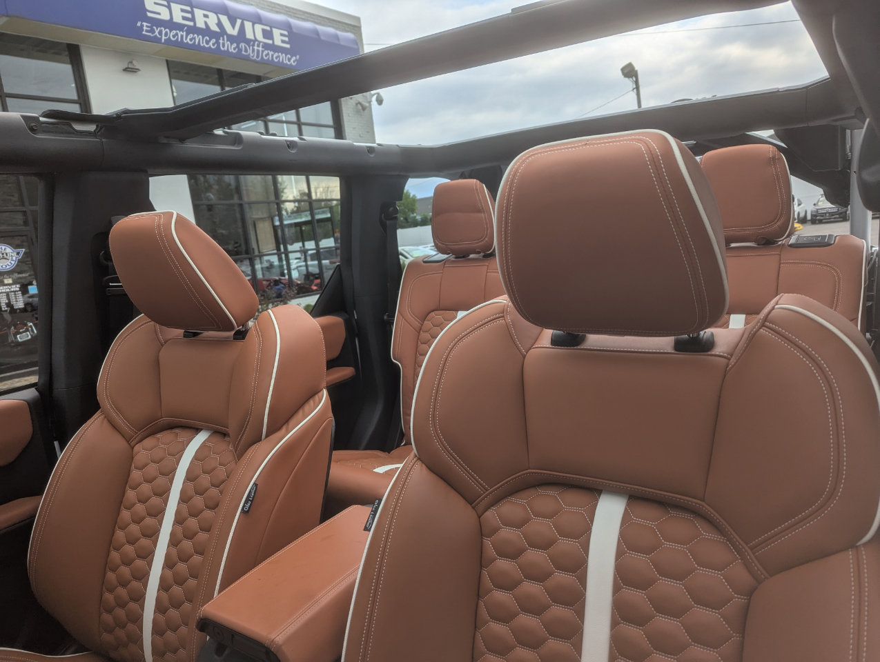 Used 2024 Ford Bronco Raptor w/ Interior Carbon Fiber Pack 6 image 67