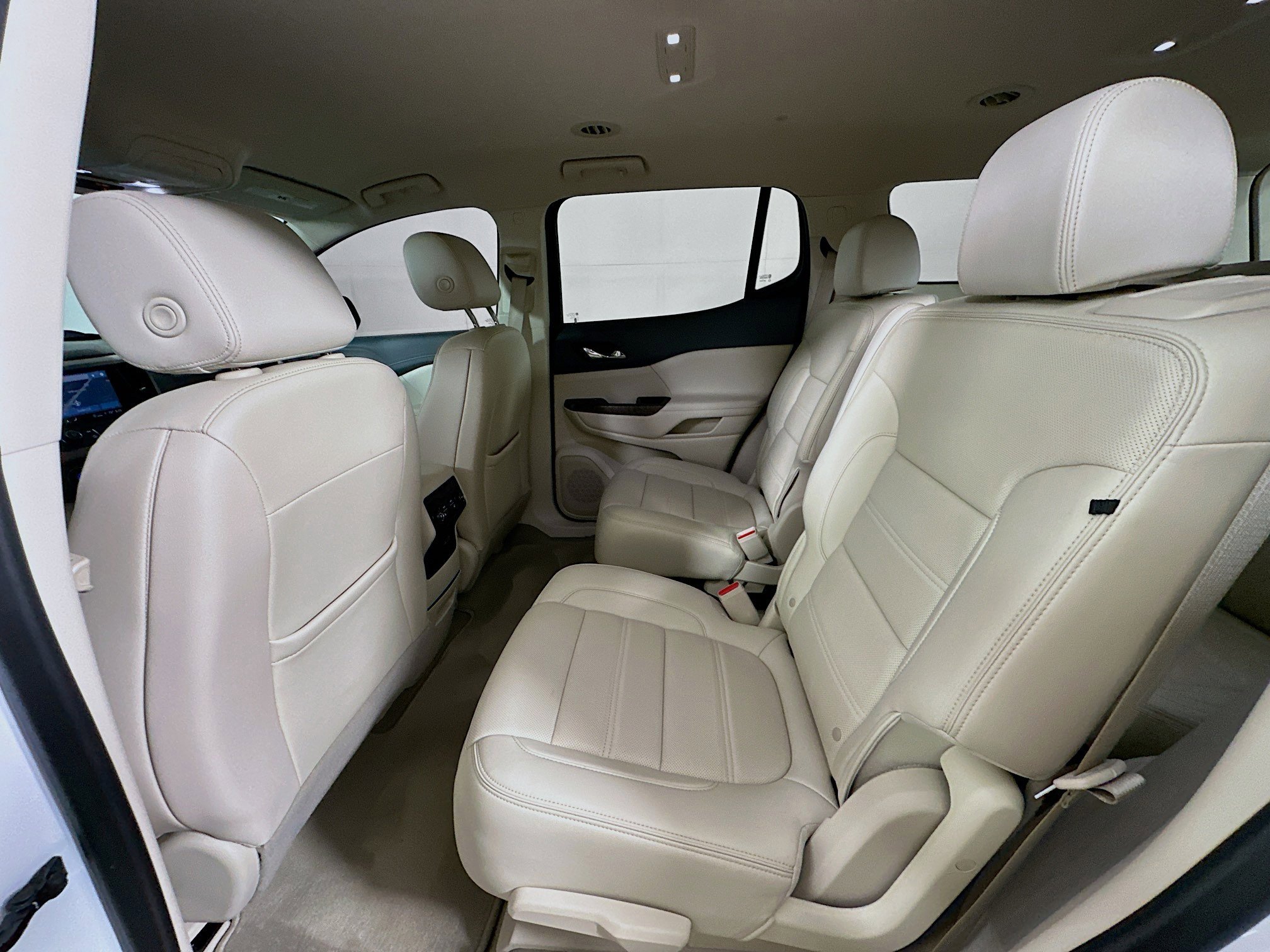 Used 2021 GMC Acadia Denali w/ Denali Technology Package FWD image 28