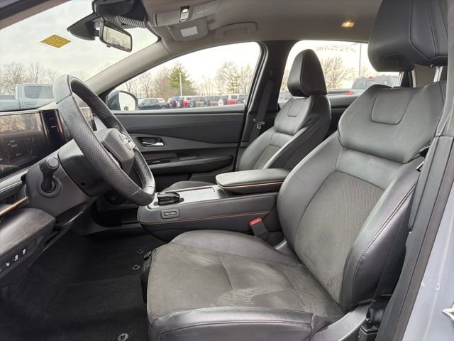 Used 2024 Nissan Ariya AWD image 21
