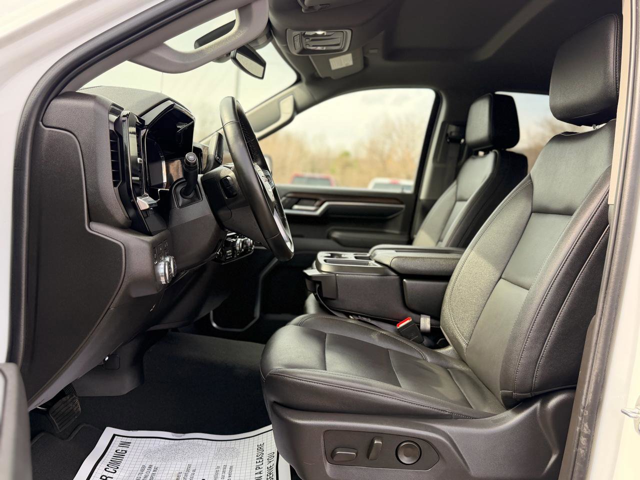 Used 2026 GMC Sierra 1500 SLT image 13