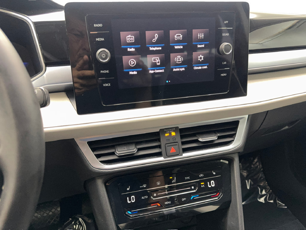 Used 2025 Volkswagen Taos SE FWD image 64