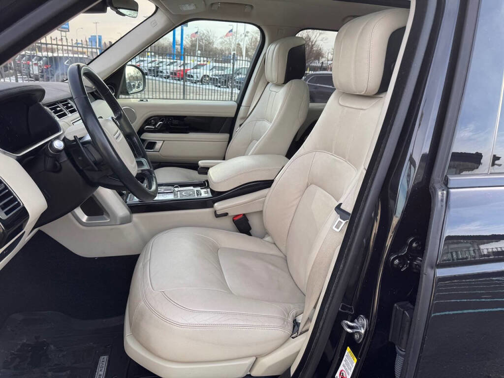 Used 2019 Land Rover Range Rover image 3