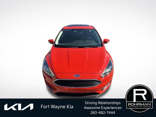 Used 2017 Ford Focus SEL w/ Cold Weather Package FWD image 9