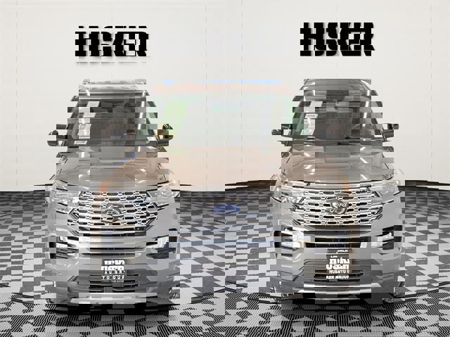 Used 2023 Ford Explorer Limited image 3