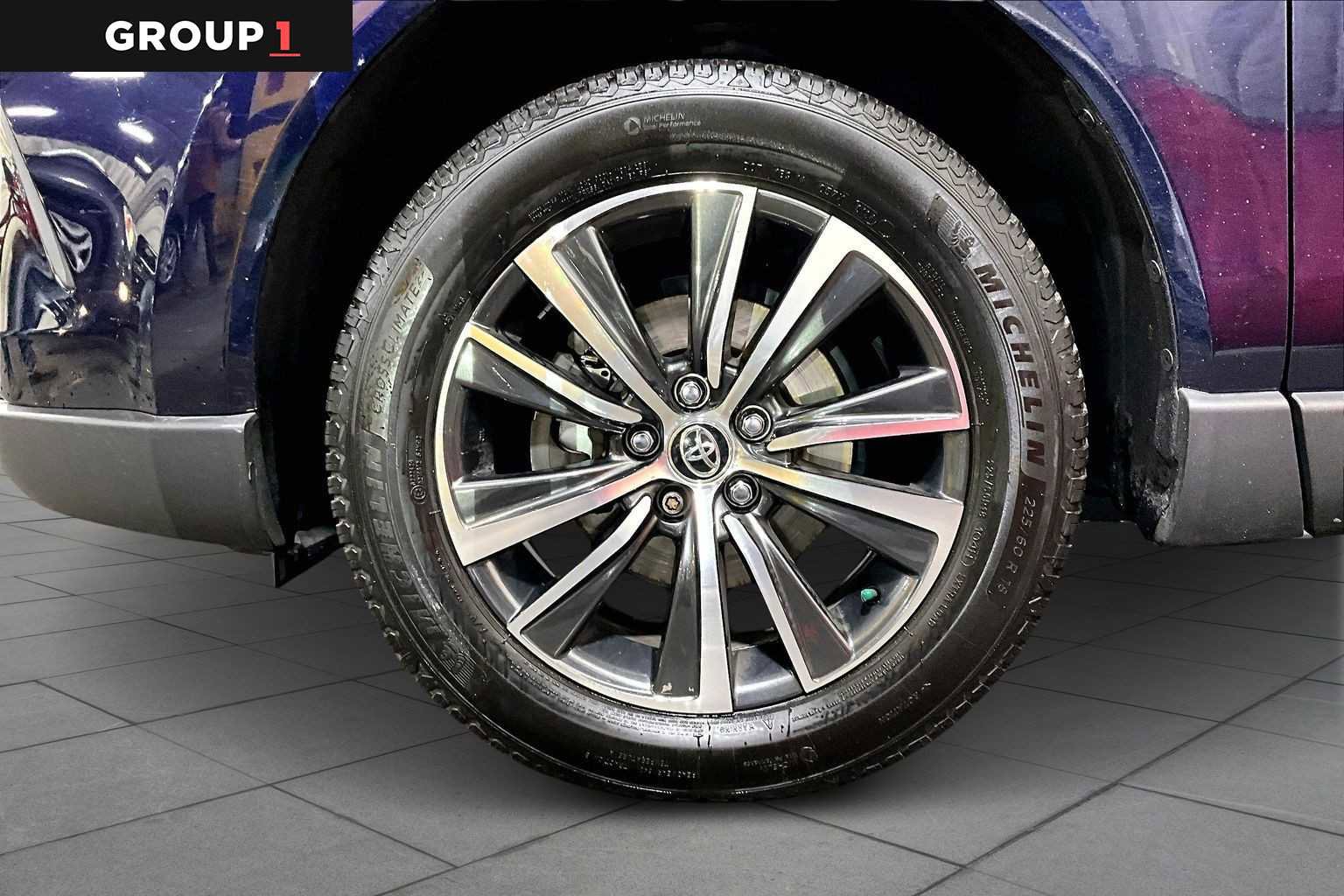 Certified 2021 Toyota Venza LE image 10