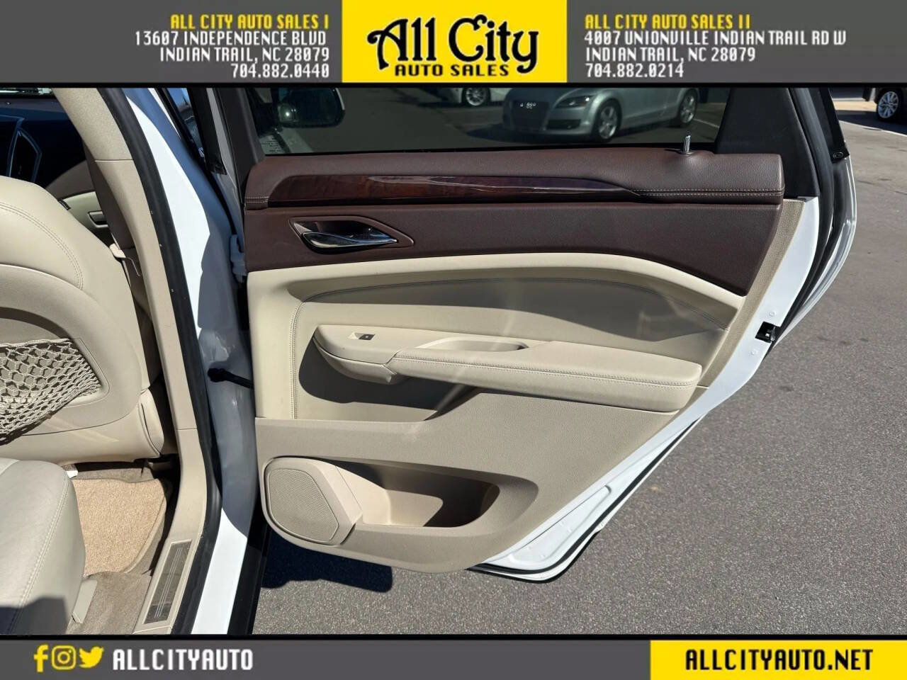 Used 2010 Cadillac SRX Premium image 16