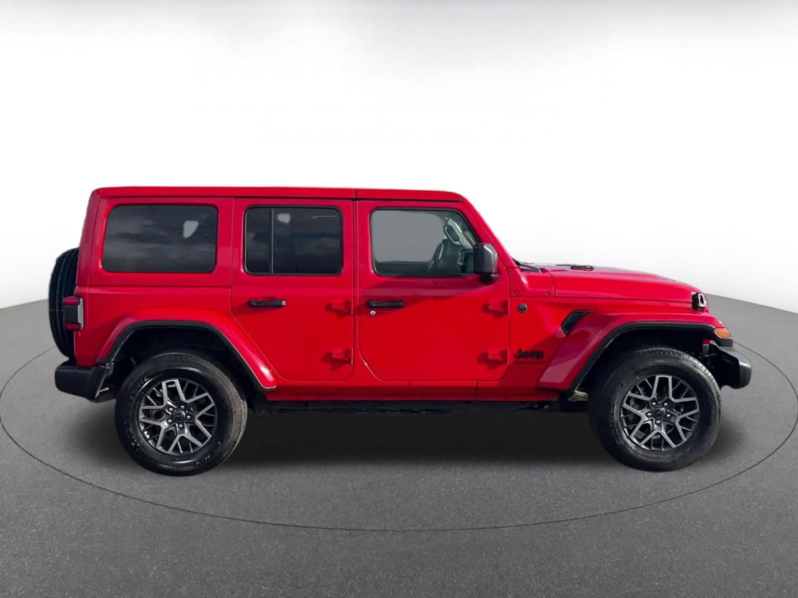 Used 2025 Jeep Wrangler Unlimited Sahara AWD/4WD image 15