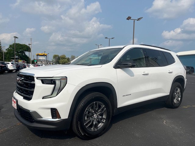Used 2025 GMC Acadia Elevation image 1