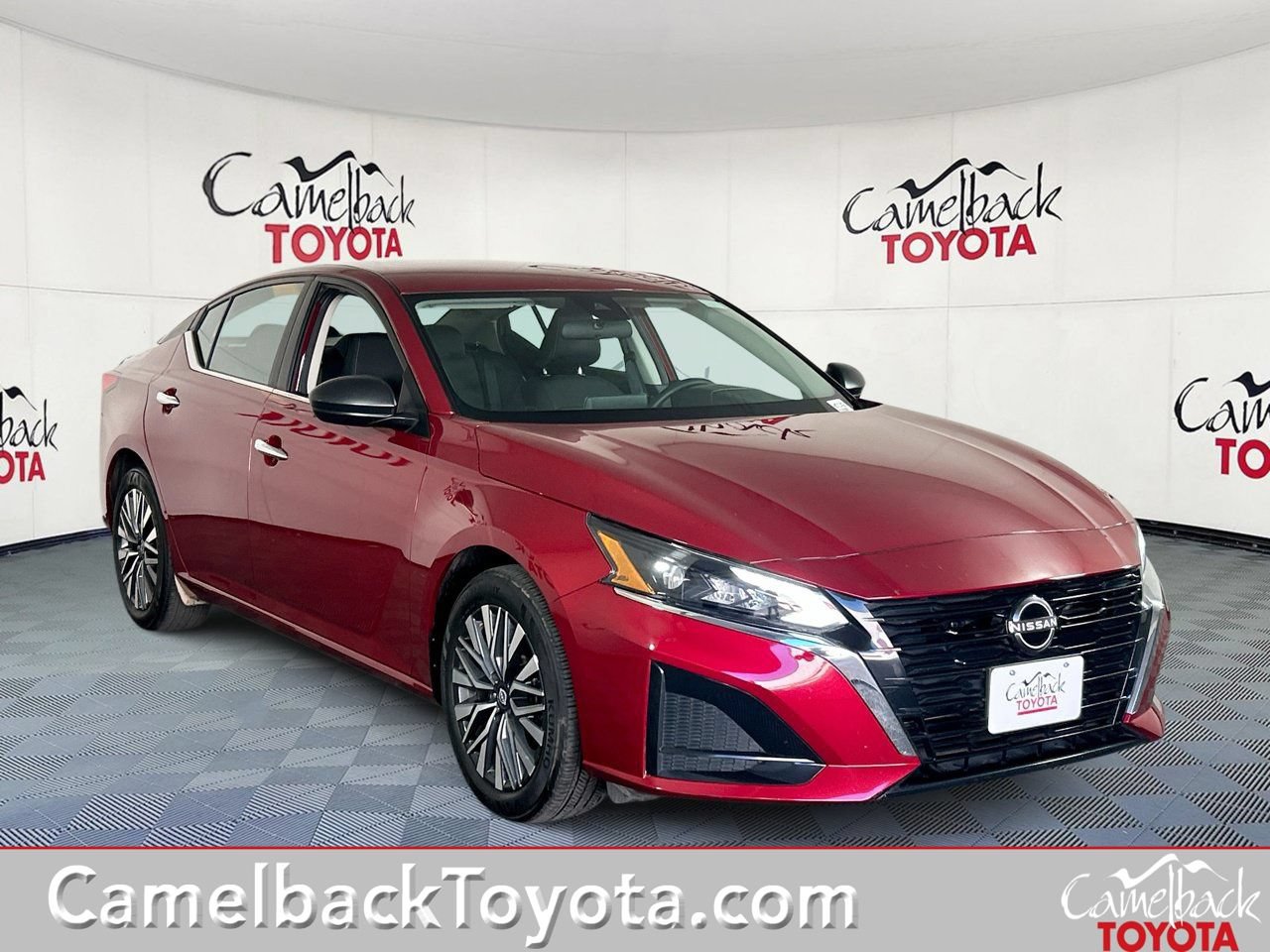 Used 2025 Nissan Altima 2.5 SV FWD image 1