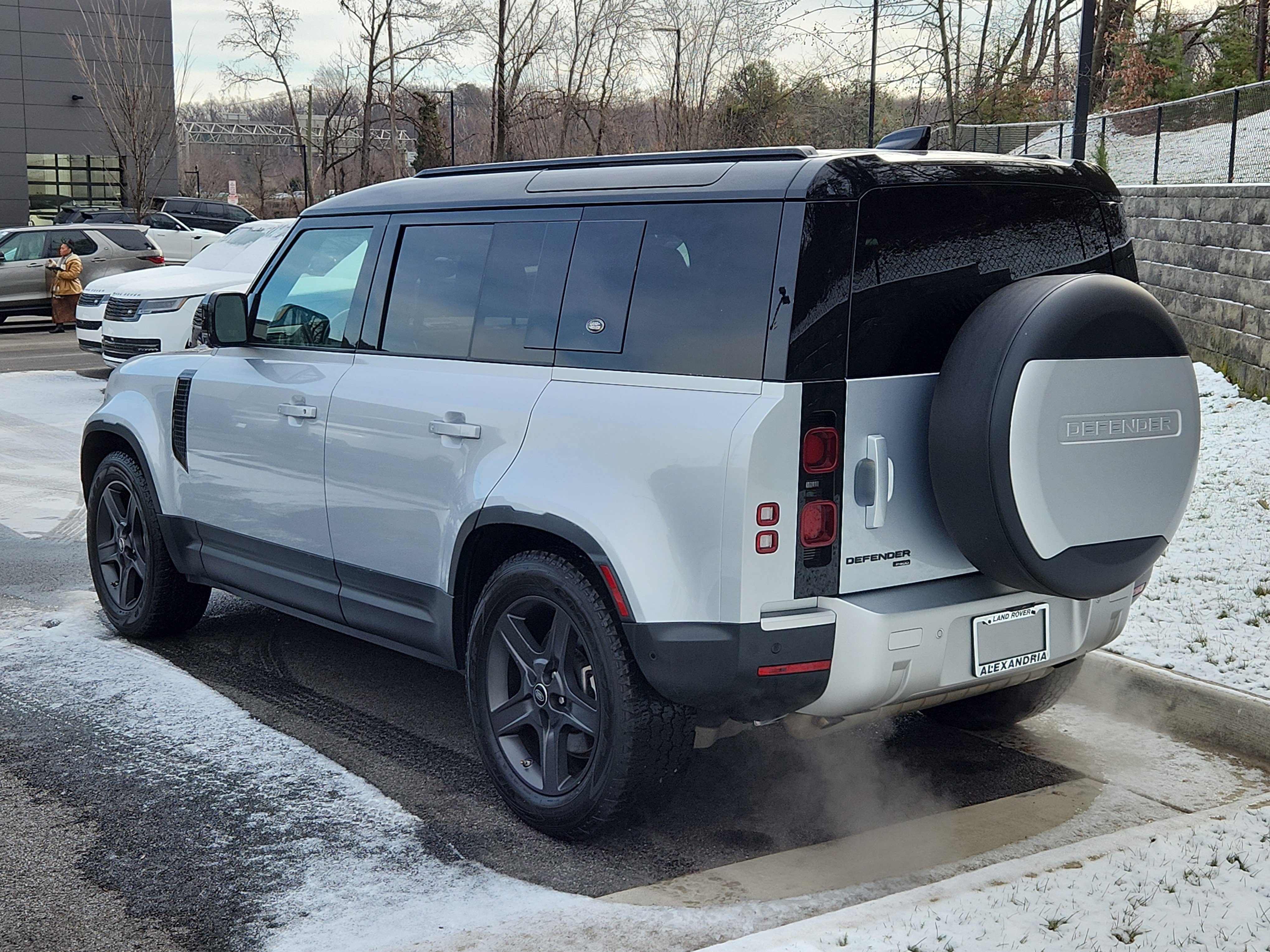 Used 2021 Land Rover Defender 110 SE image 12