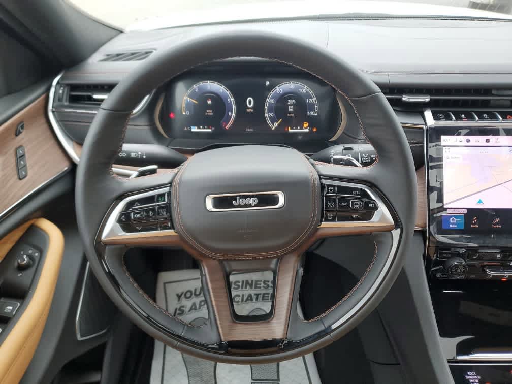 Used 2025 Jeep Grand Cherokee Summit image 19