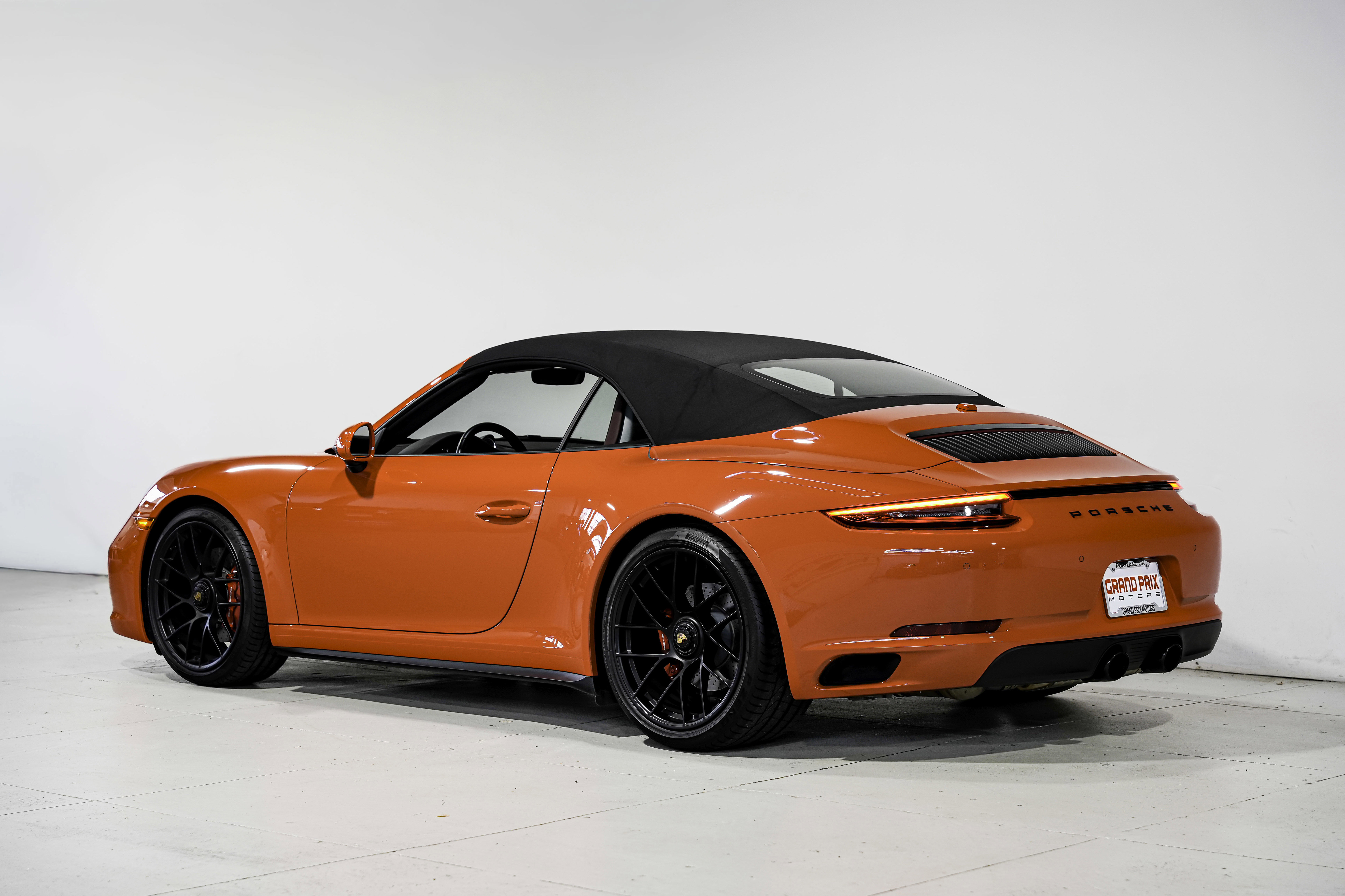 Used 2018 Porsche 911 Carrera GTS image 8