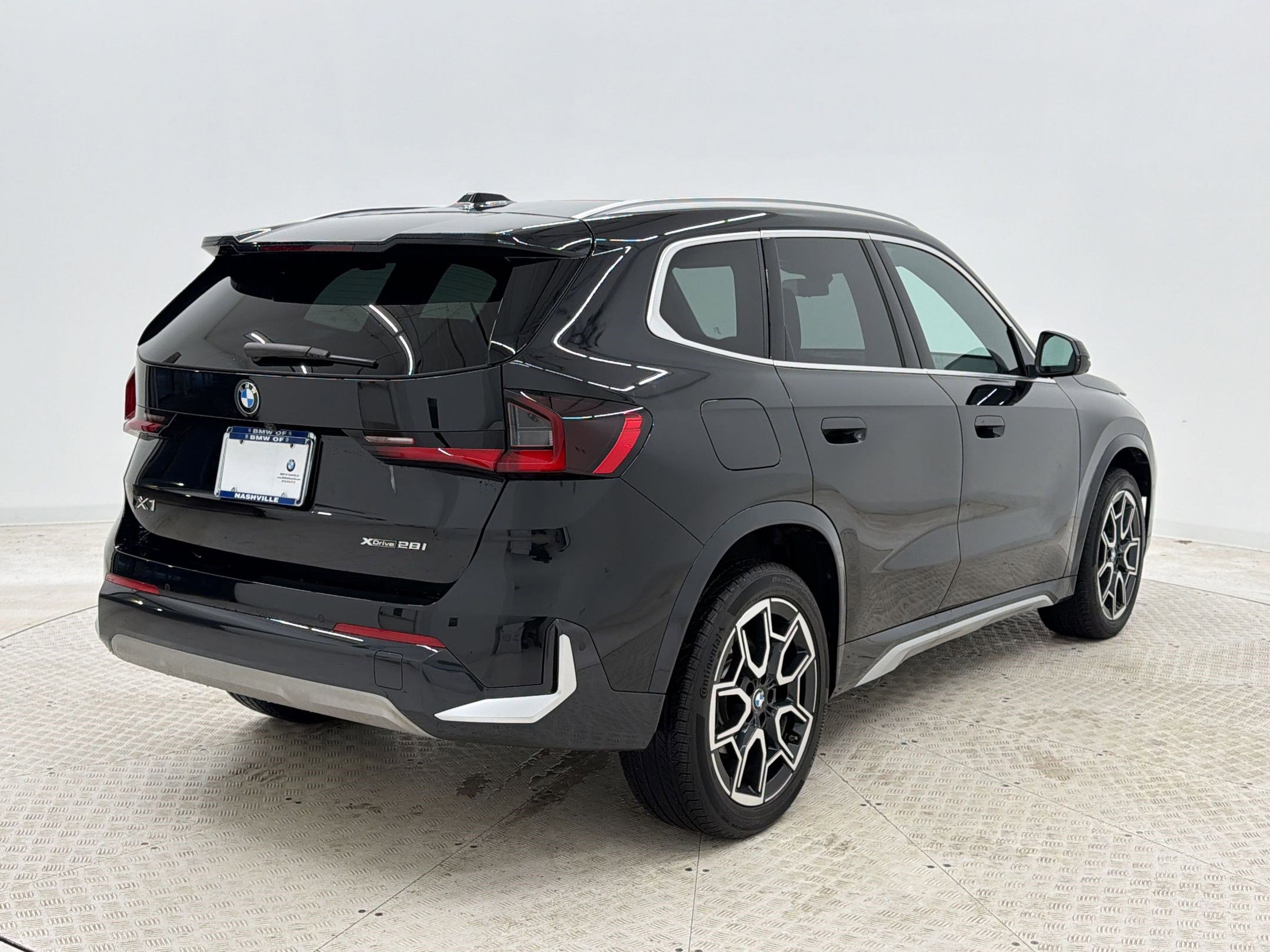 Used 2025 BMW X1 xDrive28i w/ Premium Package AWD/4WD image 9