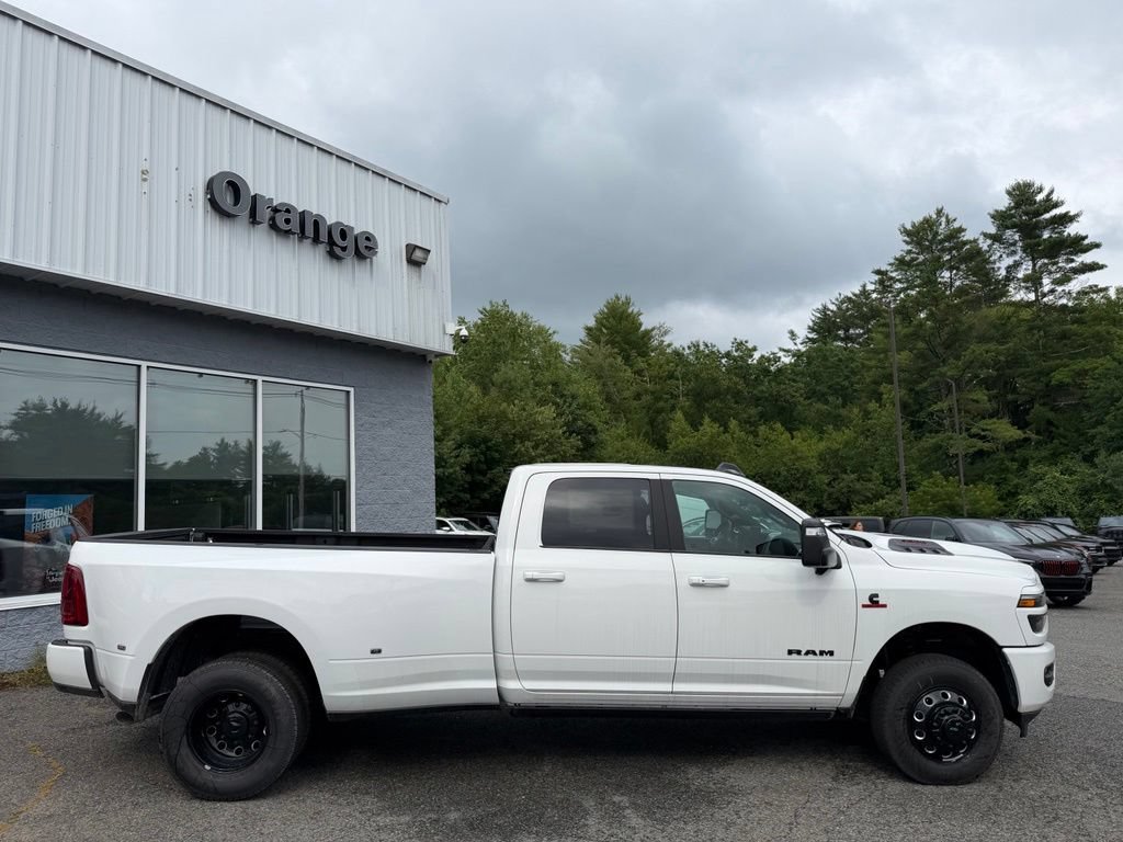 New 2026 RAM 3500 Laramie AWD/4WD image 6