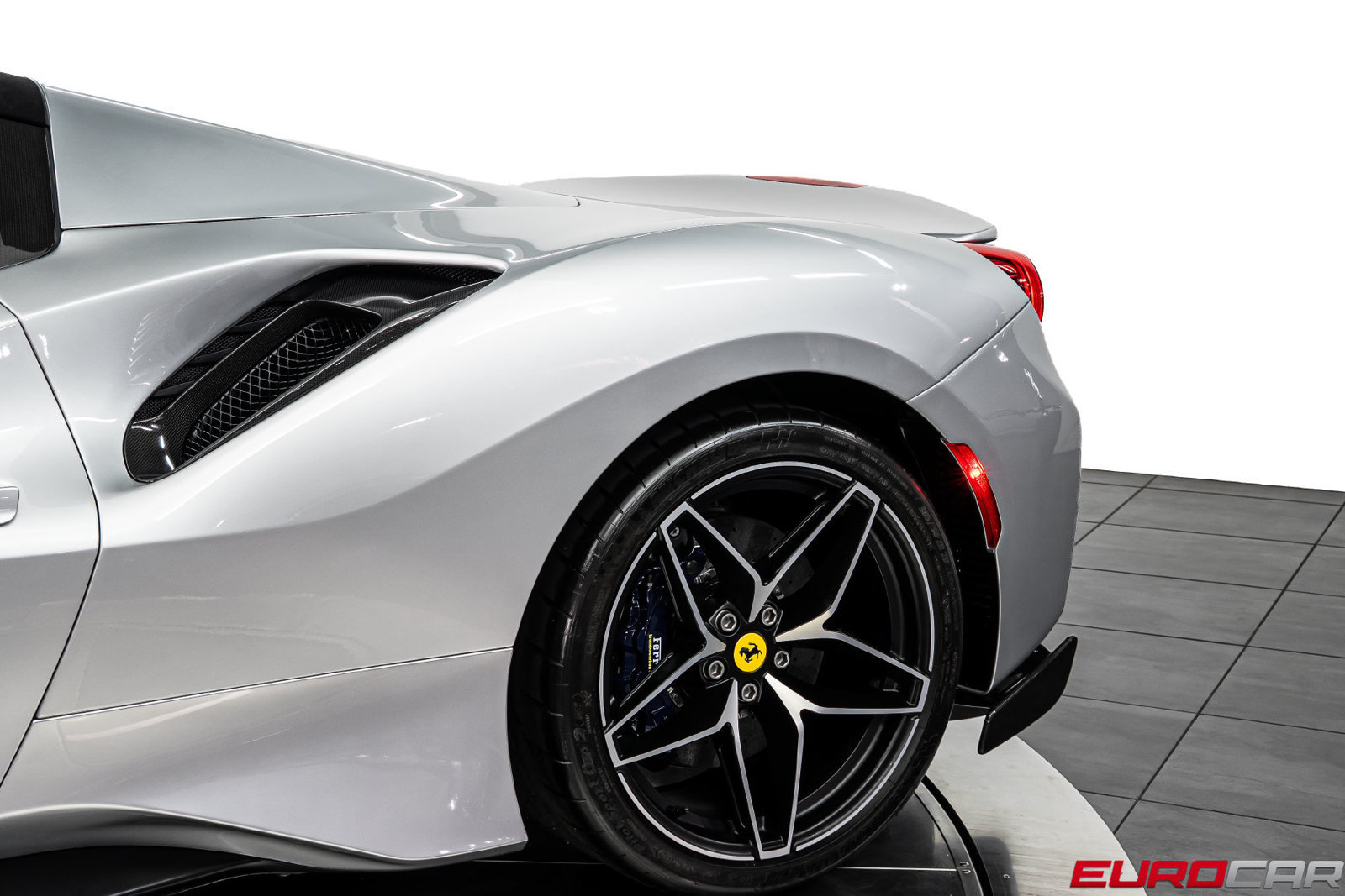 Used 2020 Ferrari 488 Pista Spider RWD image 23