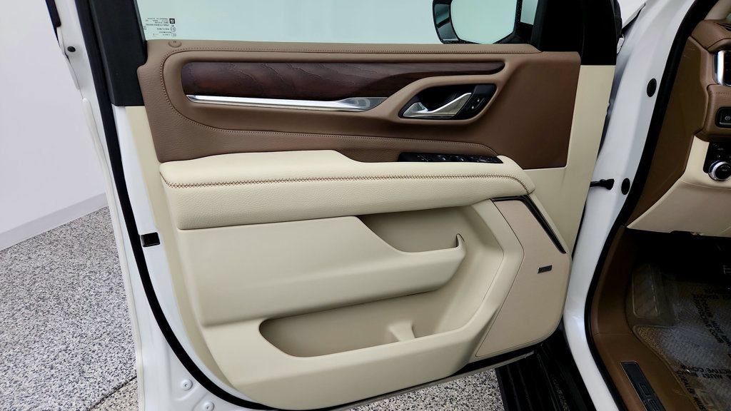 Used 2022 GMC Yukon XL Denali AWD/4WD image 11