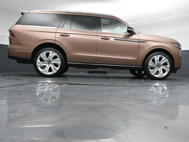 Certified 2025 Lincoln Navigator Black Label AWD/4WD image 45