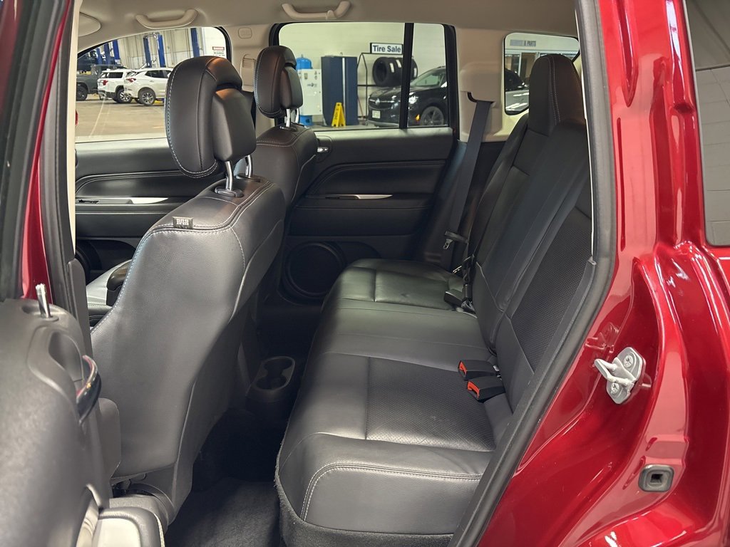 Used 2015 Jeep Compass Limited image 27