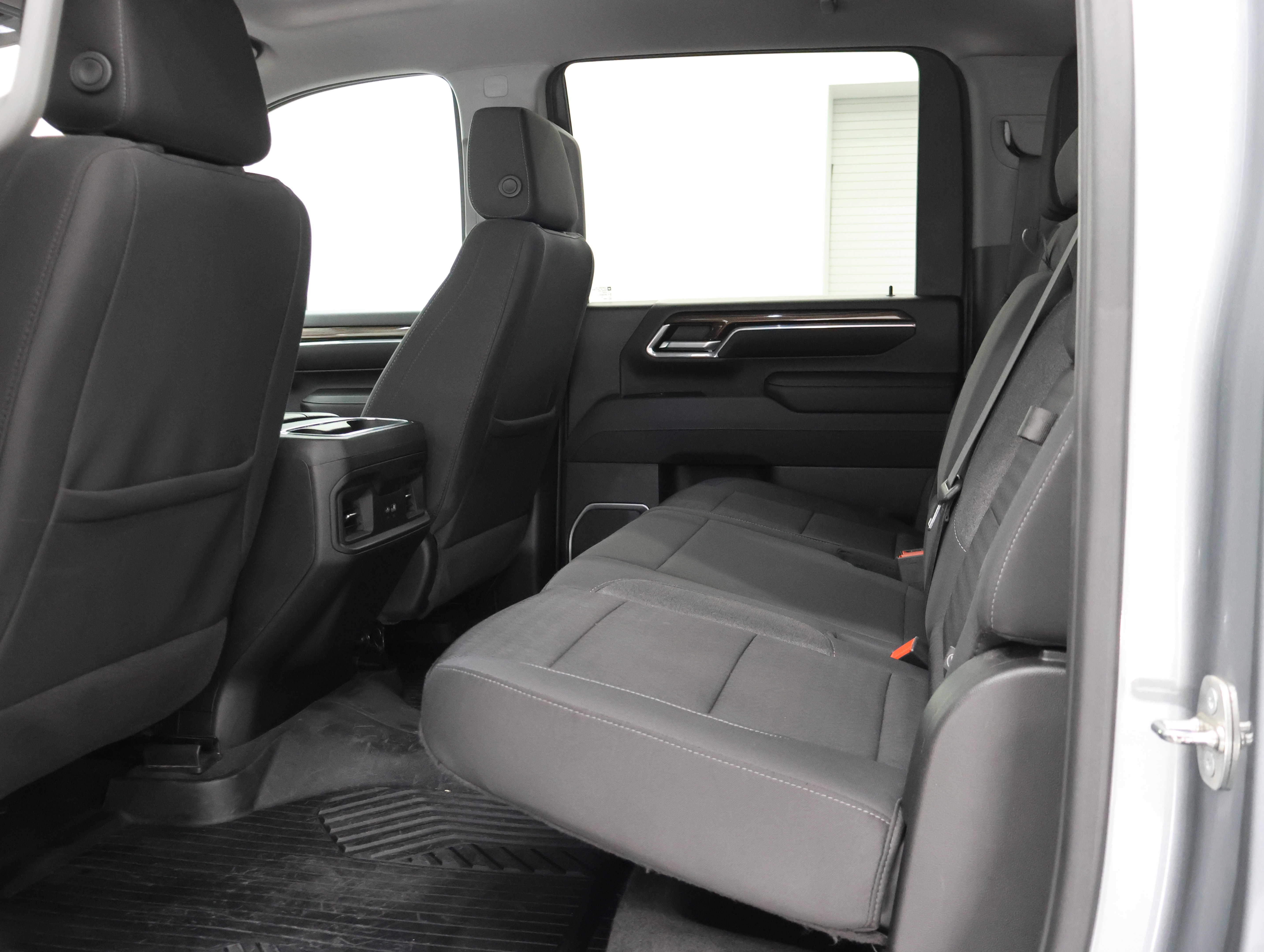 Used 2024 Chevrolet Silverado 2500 LT w/ All Star Edition AWD/4WD image 9