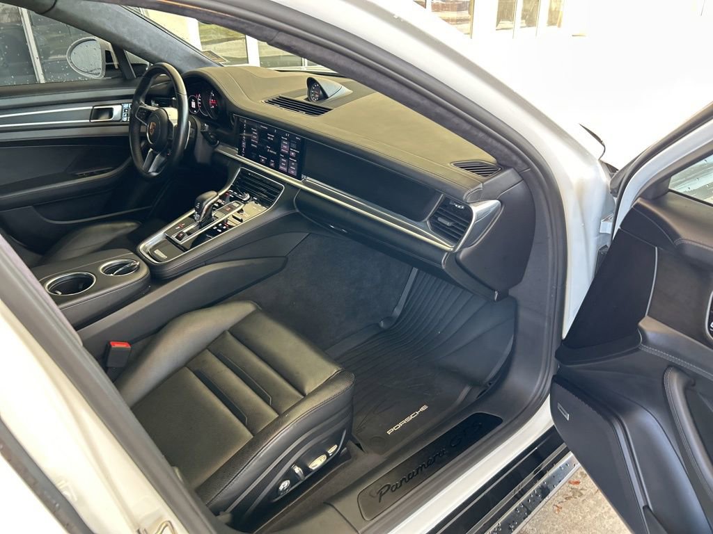 Used 2020 Porsche Panamera GTS image 27