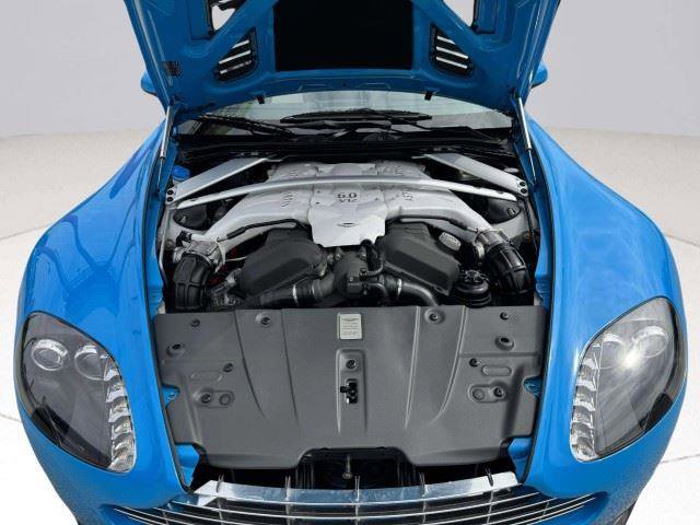Used 2011 Aston Martin V12 Vantage Coupe RWD image 42