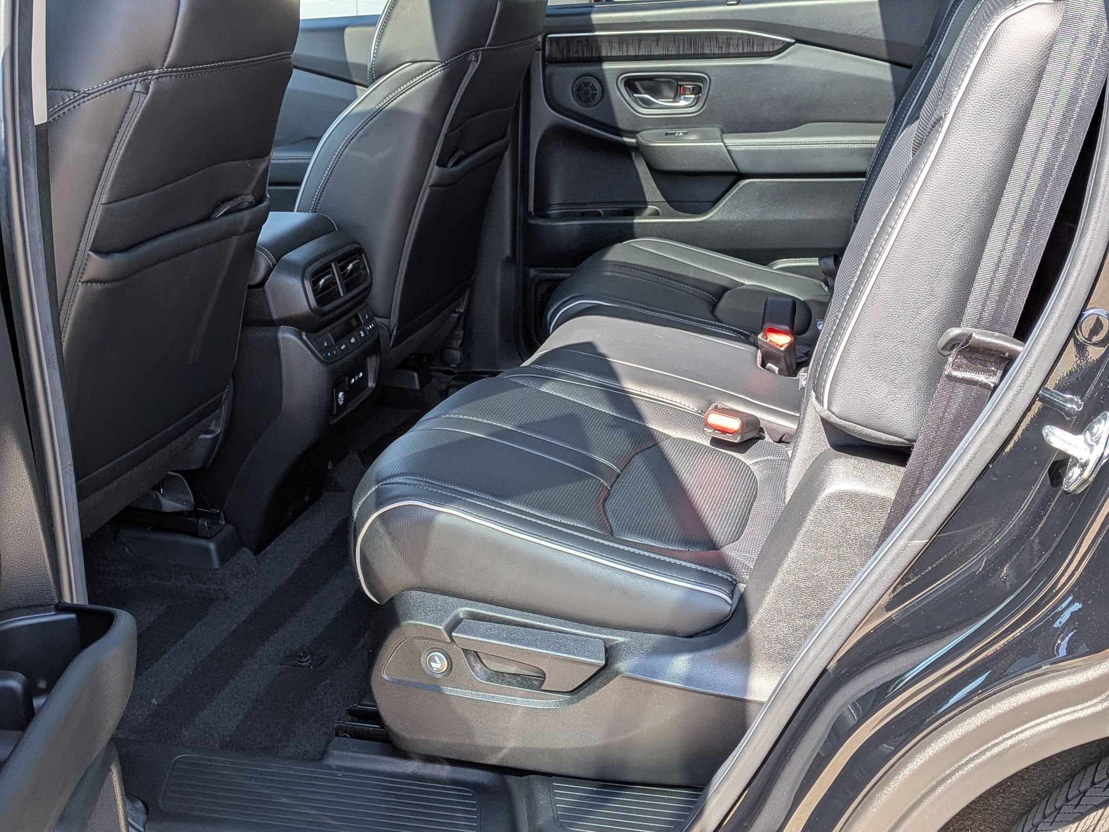 Certified 2025 Honda Pilot Elite image 23