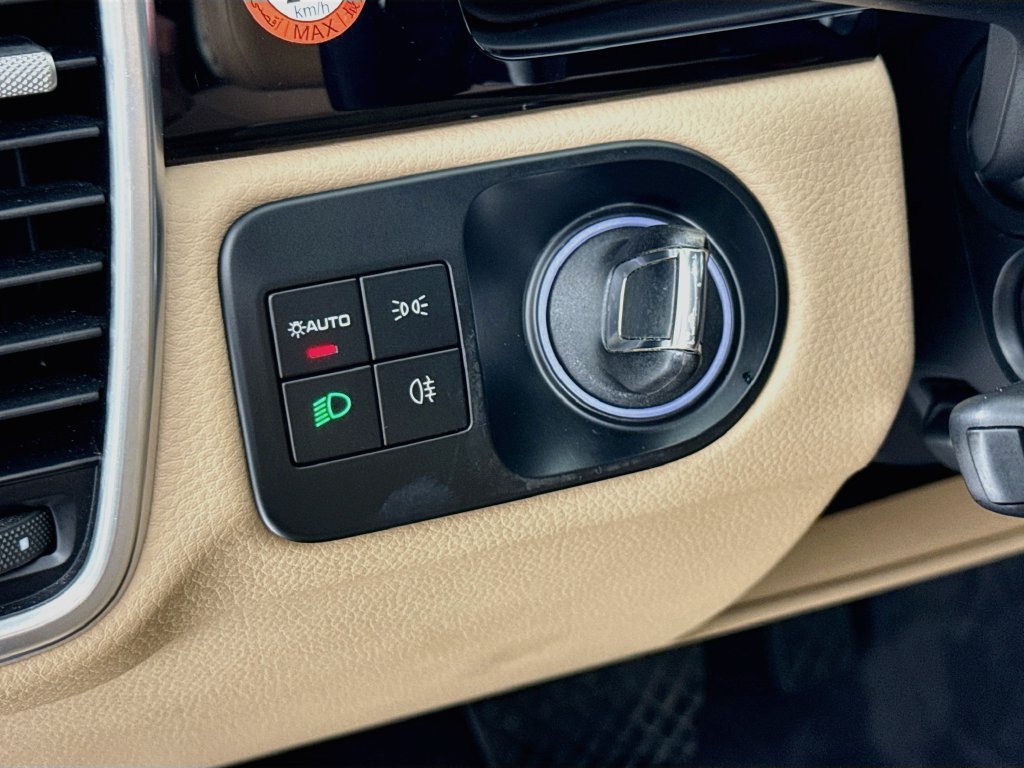 Certified 2023 Porsche Cayenne Coupe AWD/4WD image 13