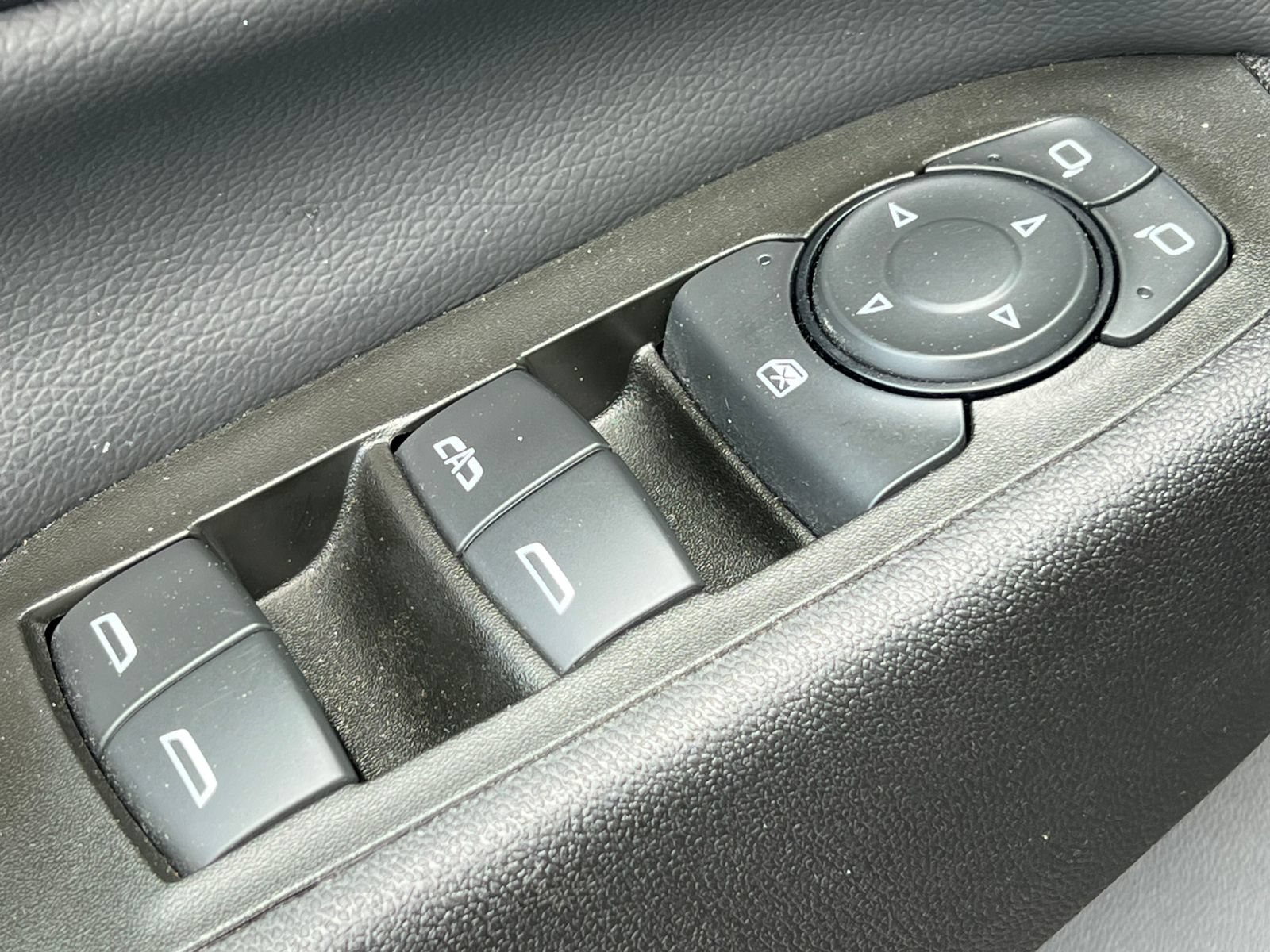 Used 2024 Chevrolet Equinox LT AWD/4WD image 15