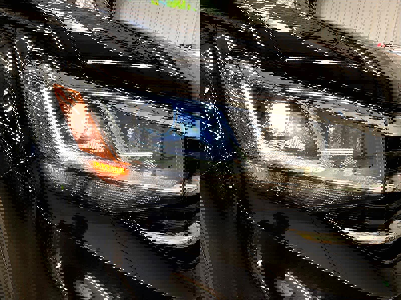 Used 2023 Volkswagen Atlas SE image 31