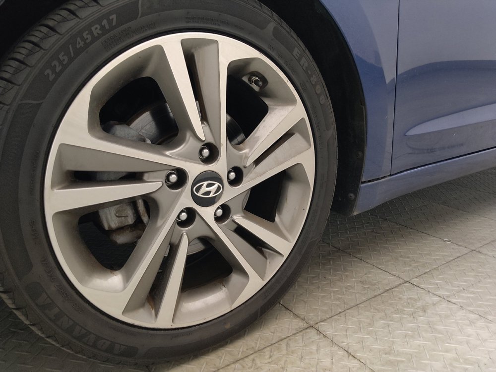 Used 2017 Hyundai Elantra Limited FWD image 31