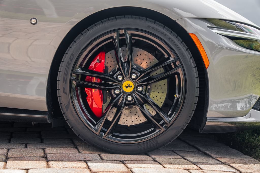 Used 2022 Ferrari Roma RWD image 15